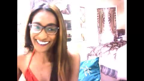Snapshot of indianrebel4u2luv chatting on September 25, 7:37 am indianrebel4u2luv online show from September 25, 7:37 am