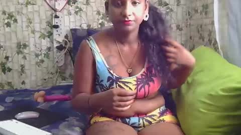 Snapshot of indiantina01 chatting on February 24, 9:43 am tina online show from February 24, 9:43 am