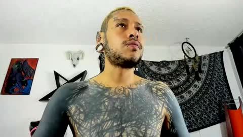 Snapshot of ink_u_buzz chatting on September 26, 7:33 pm Dani  online show from September 26, 7:33 pm