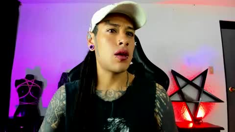 Snapshot of ink_u_buzz chatting on January 31, 6:02 am Dani  online show from January 31, 6:02 am