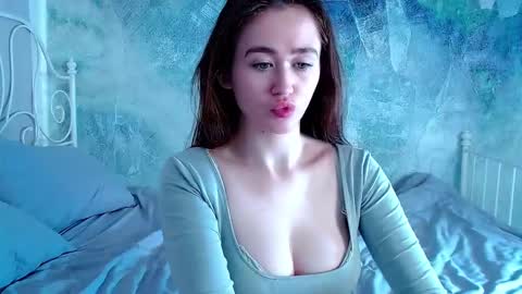 Lina online show from March 18, 9:37 am