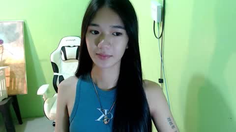 Snapshot of innocent_reign69 chatting on October 23, 8:53 pm Reign online show from October 23, 8:53 pm