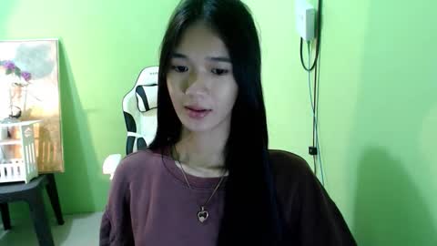 Snapshot of innocent_reign69 chatting on October 24, 9:04 pm Reign online show from October 24, 9:04 pm