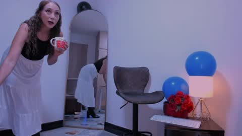 Pantyhose Queen online show from April 9, 8:03 pm