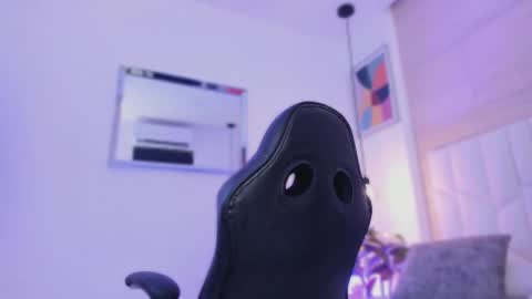 io_chie_ online show from February 5, 7:01 am