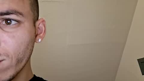 irenardo1 online show from March 16, 5:44 am