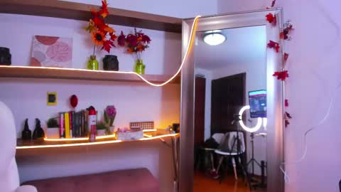 Snapshot of irina_beaux chatting on March 1, 9:26 pm online show from March 1, 9:26 pm