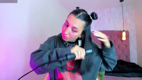 iris_77 online show from November 4, 4:30 pm