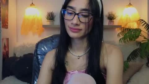 iris  online show from November 7, 3:14 pm