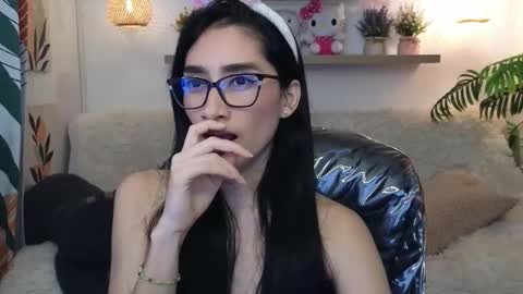 iris  online show from March 10, 3:27 pm