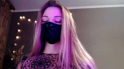 Lily online show from April 2, 4:58 pm