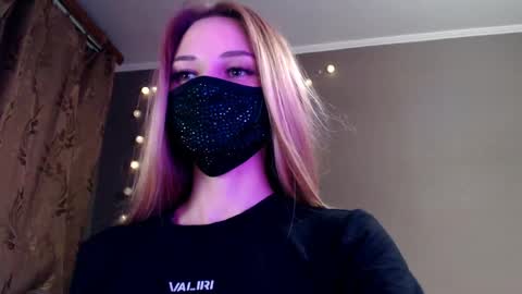 Lily online show from May 14, 5:44 pm