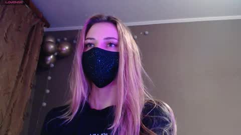 Lily online show from November 11, 9:06 pm