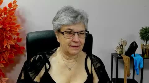 I R I S online show from November 24, 7:18 am