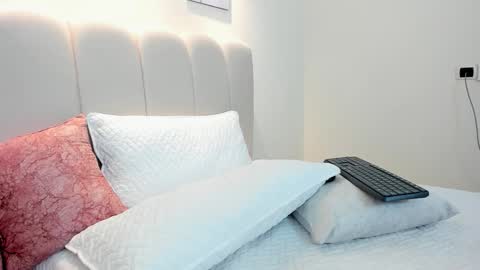 Iris online show from November 17, 1:46 pm