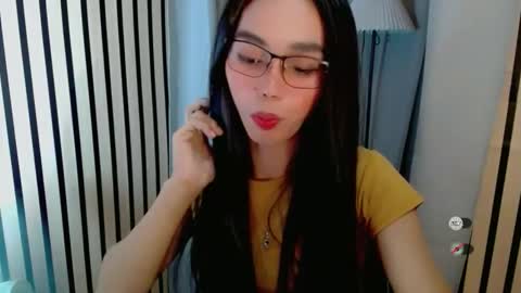 IRISH AND TRIXIE online show from March 26, 5:35 am