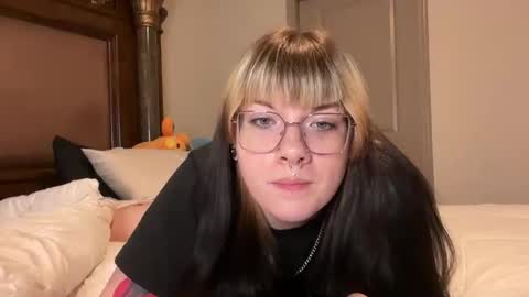 irissweets online show from May 22, 2:29 am