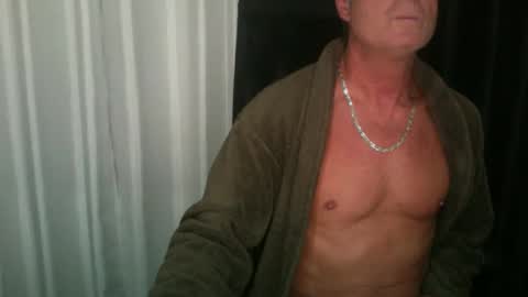 ironout007 online show from October 15, 5:00 am