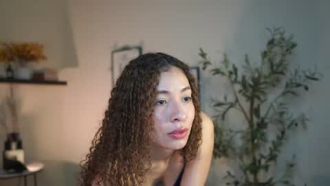 isa_____ online show from June 8, 9:49 pm