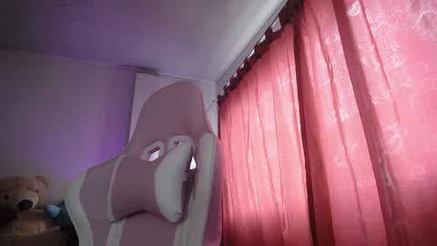 Isabella  online show from November 19, 3:22 pm