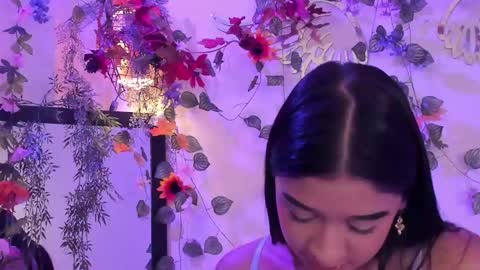 Isabella        online show from December 14, 3:39 am