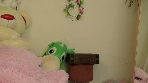 Isabella        online show from March 9, 11:09 pm