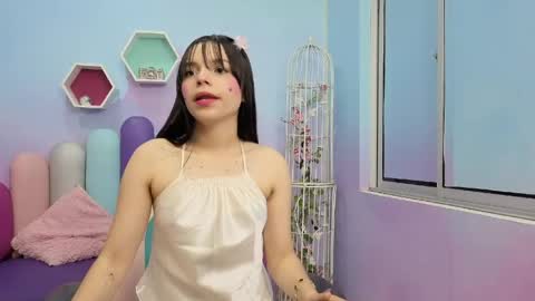 Isaa Skinny  online show from June 4, 3:56 am