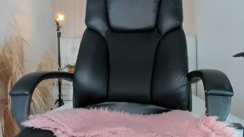 isaac_cryston online show from February 26, 8:12 pm