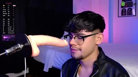 Isaac Saenz. online show from December 5, 12:43 am