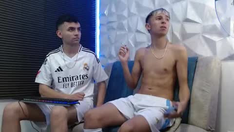 Isaac tan online show from September 28, 4:21 am