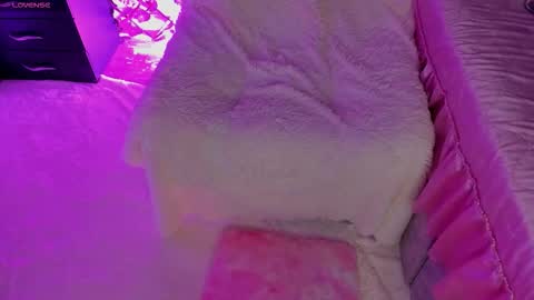 Isa online show from December 20, 11:55 pm