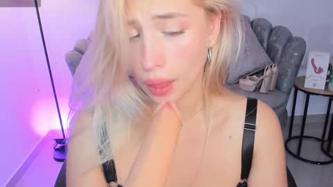 isabela romano online show from November 14, 12:24 am