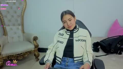 ISABELA  online show from May 28, 11:52 am