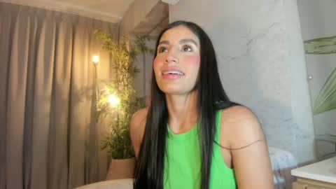 isabelastefano online show from July 18, 3:52 am