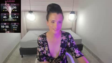 isabelfernandez1 online show from December 5, 4:55 am