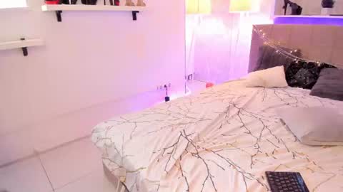 IsabelKiss online show from June 8, 5:52 am