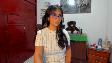 Isabella22 1 online show from January 8, 2:35 am