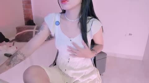 Snapshot of isabella525 chatting on November 1, 9:47 pm Isabella online show from November 1, 9:47 pm