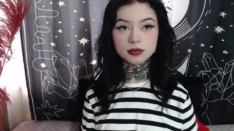 Snapshot of isabella__dark chatting on February 8, 8:32 pm    online show from February 8, 8:32 pm