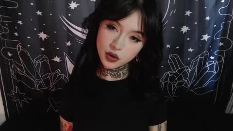Snapshot of isabella__dark chatting on January 21, 10:30 pm    online show from January 21, 10:30 pm