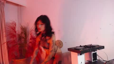 Snapshot of isabella__dark chatting on January 17, 11:51 pm    online show from January 17, 11:51 pm