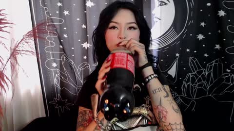 Snapshot of isabella__dark chatting on January 30, 8:21 pm    online show from January 30, 8:21 pm