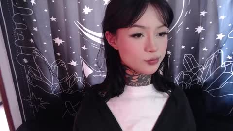 Snapshot of isabella__dark chatting on January 23, 8:13 pm    online show from January 23, 8:13 pm