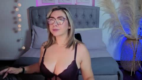   online show from January 19, 10:25 am