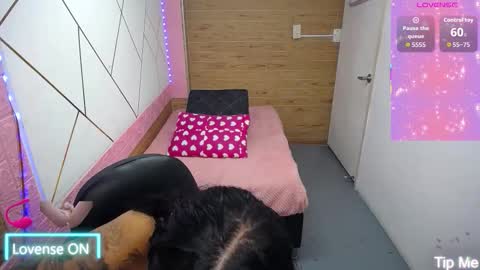 Snapshot of isabella_roseee chatting on October 13, 8:00 pm isabella_roseee online show from October 13, 8:00 pm