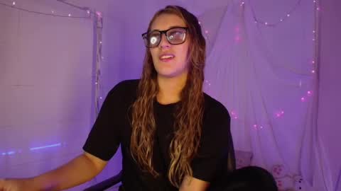 Isabella Rros online show from November 20, 1:53 pm