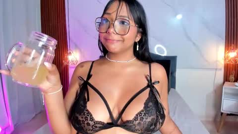 isabella zc online show from November 8, 12:02 am