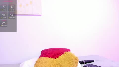 Instagram soybella01  online show from February 7, 9:26 pm