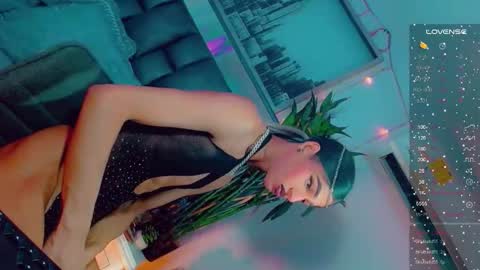 isabellagirs online show from April 7, 6:21 pm