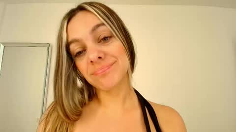 Isabella  online show from February 21, 1:58 pm